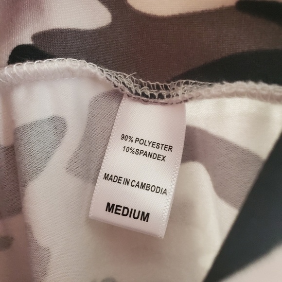 NWT Muk Luks Dream Knit leggings size Medium in camo print - Picture 7 of 7